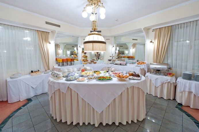 Imagen del bar/restaurante del Hotel Johann Strauss. Foto 6