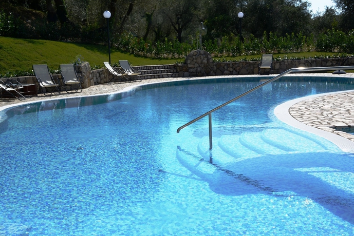 Imagen de la piscina del Hotel Johanna Park. Foto 12