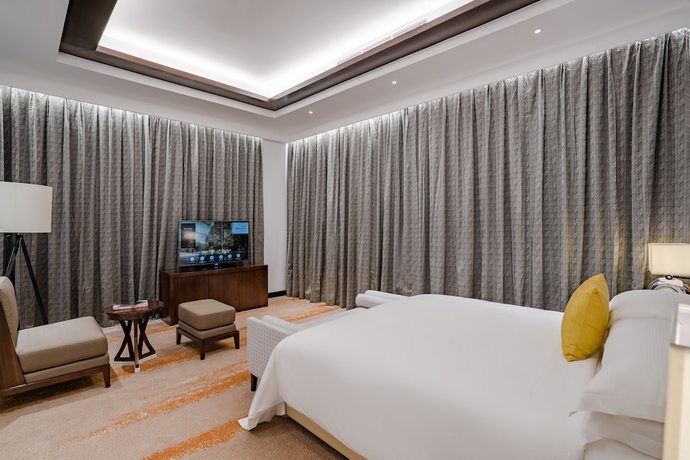 Imagen de la habitación del Hotel Johari Rotana. Foto 11