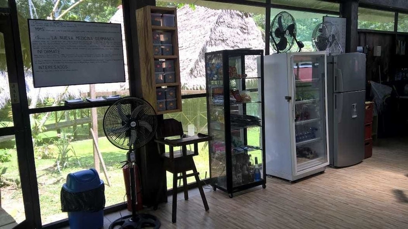 Imagen de los interiores del Hotel Johmer Expedition Tours and Lodge. Foto 15