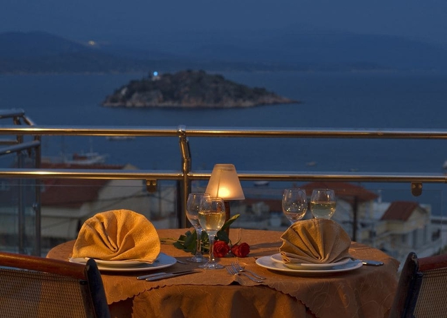 Imagen de los exteriores del Hotel John and George. Foto 14