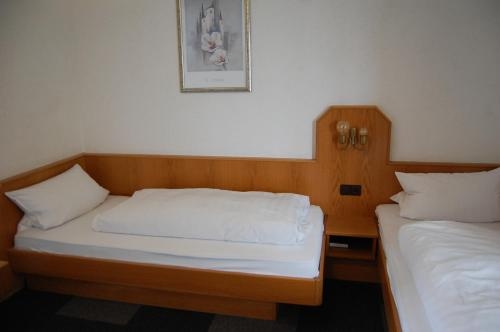 Imagen de la habitación del Hotel Johnel. Foto 10