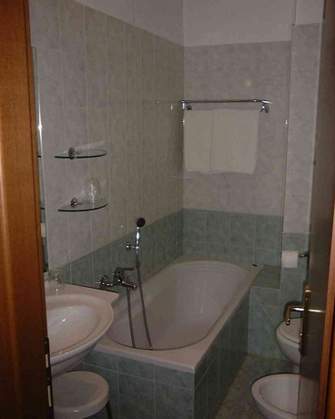 Imagen de la habitación del Hotel Johnny. Foto 2