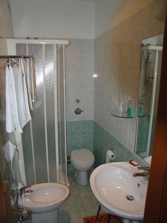 Imagen de la habitación del Hotel Johnny. Foto 3