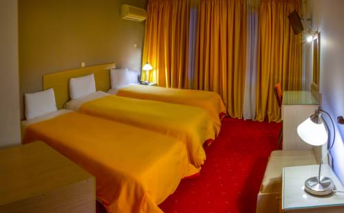 Imagen de la habitación del Hotel John's. Foto 6