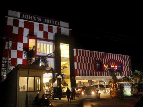 Imagen general del Hotel John\'s. Foto 13
