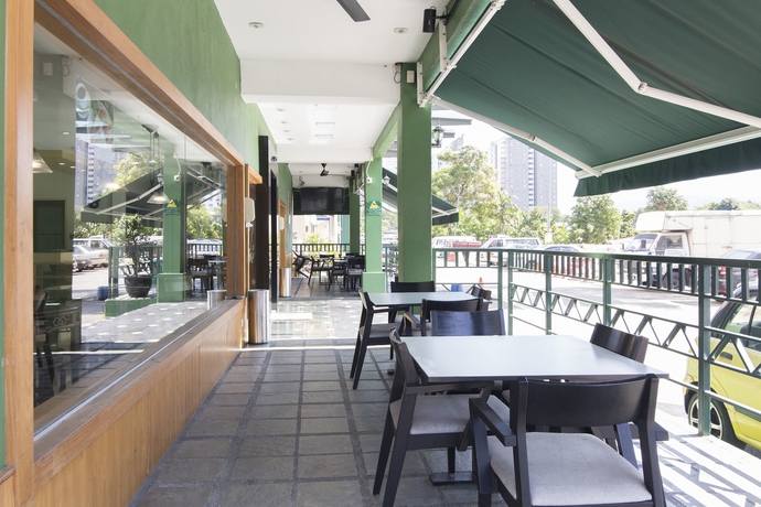 Imagen del bar/restaurante del Hotel Johnshun. Foto 3