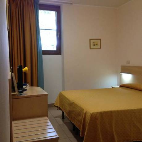 Imagen de la habitación del Hotel Johnson. Foto 12