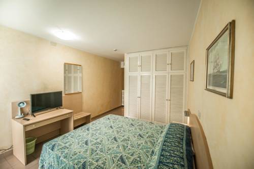 Imagen de la habitación del Hotel Johnson, Peschiera del Garda. Foto 4