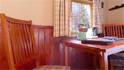 Imagen de la habitación del Hotel Johnston Canyon Lodge & Bungalows. Foto 3