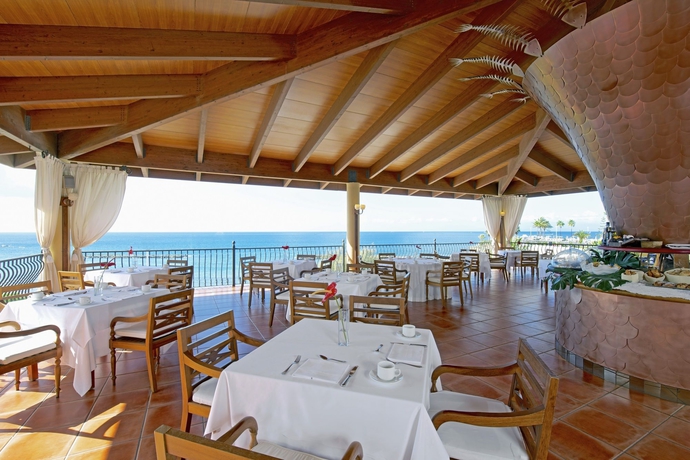 Imagen del bar/restaurante del Hotel Joia Salomé By Iberostar -adults Only. Foto 4