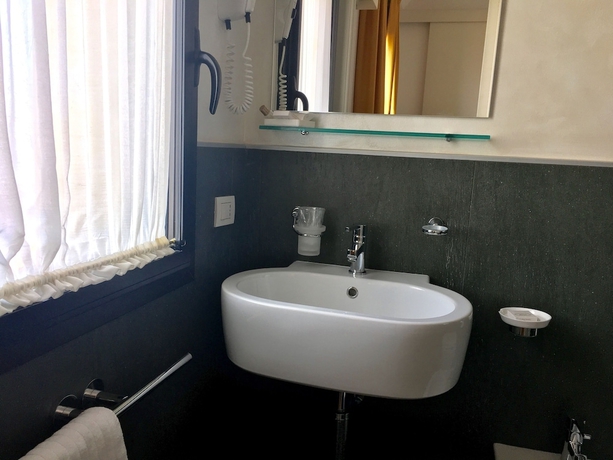 Imagen de la habitación del Hotel Joli, Citta. Foto 12