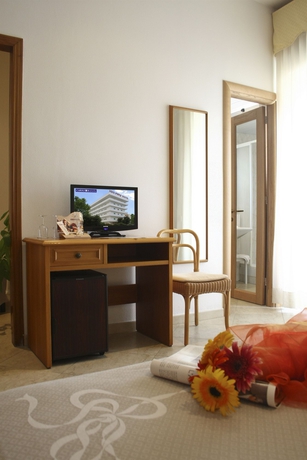 Imagen de la habitación del Hotel Joli Park. Foto 8