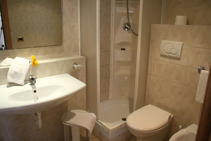 Imagen de la habitación del Hotel Joli Park. Foto 13