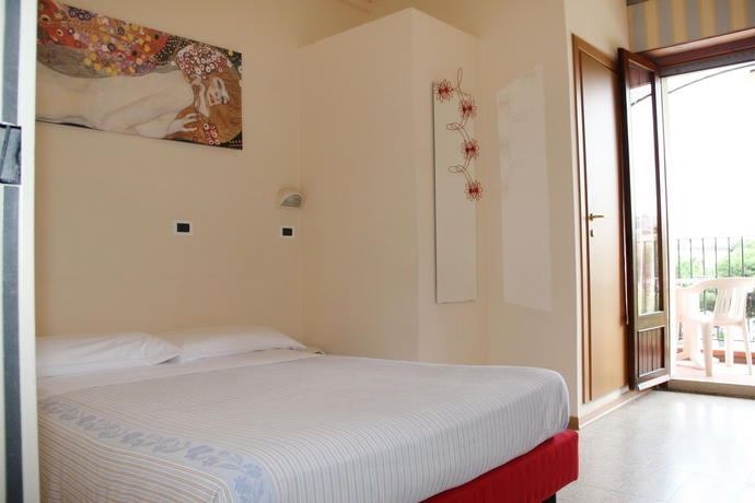 Imagen de la habitación del Hotel Jolie. Foto 4