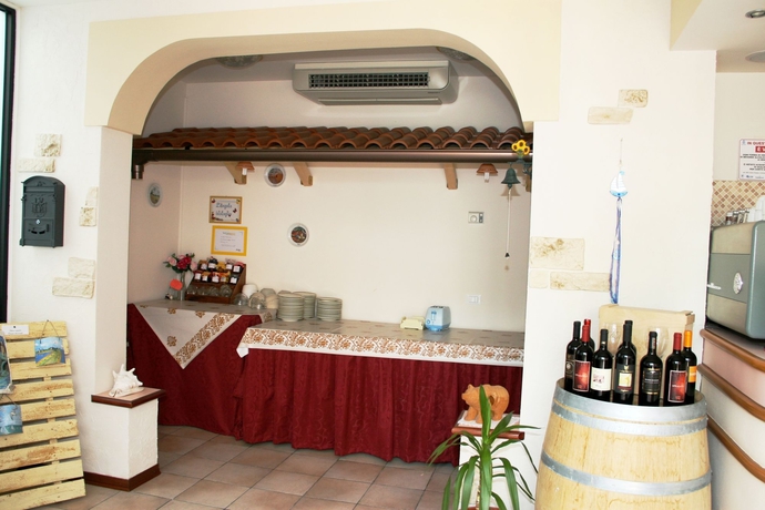 Imagen del bar/restaurante del Hotel Jolie. Foto 3