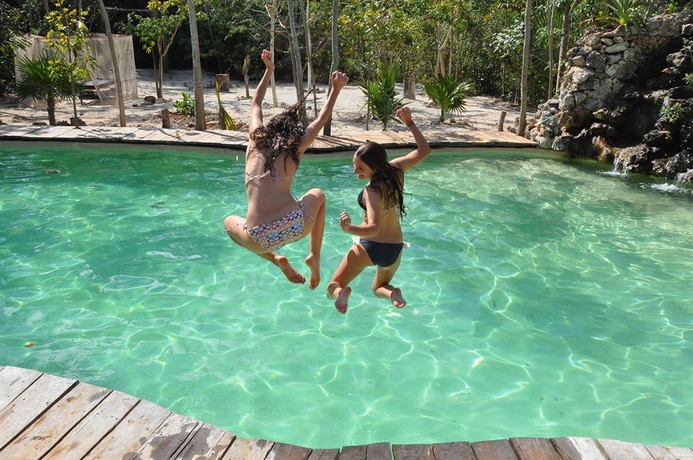 Imagen de la piscina del Hotel Jolie Jungle Eco. Foto 16