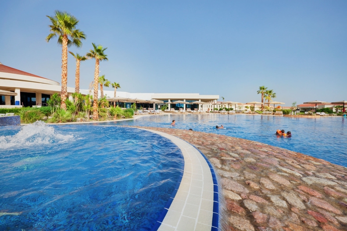Imagen de la piscina del Hotel Jolie Ville Royal Peninsula and Resort Sharm El Sheikh. Foto 15