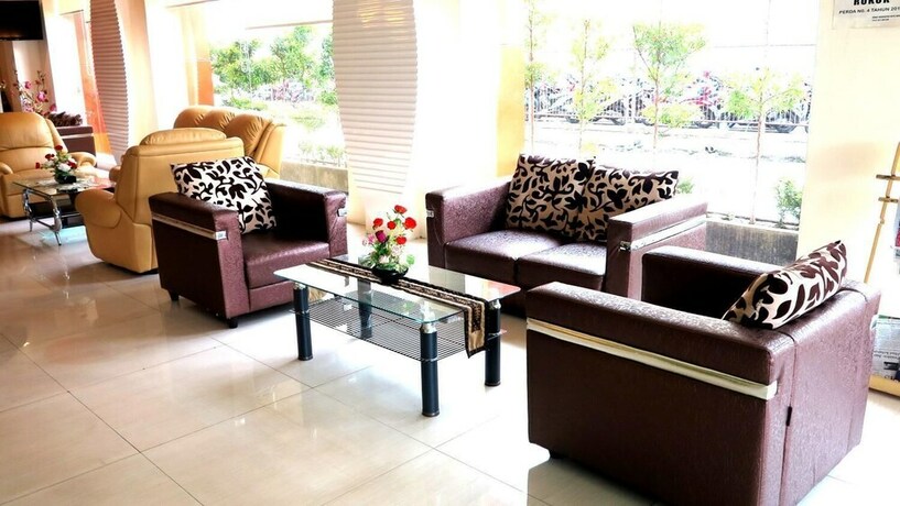 Imagen de los interiores del Hotel Jolin. Foto 28