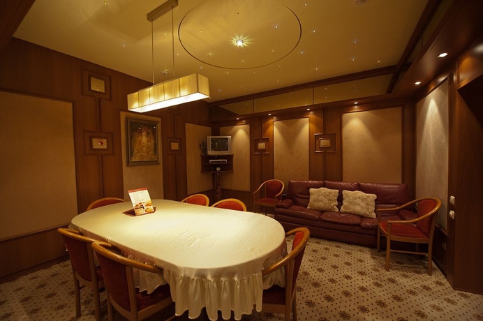 Imagen de la piscina del Hotel Jolly Alon. Foto 15