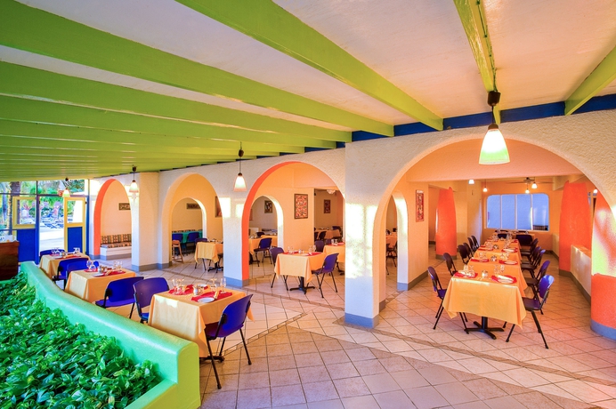 Imagen del bar/restaurante del Hotel Jolly Beach Antigua - All-inclusive. Foto 4