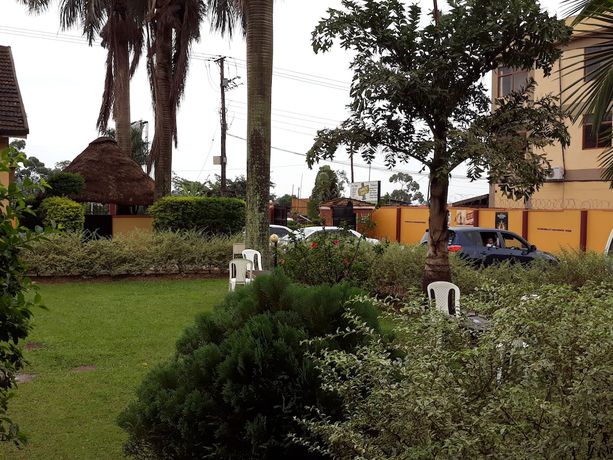 Imagen de los exteriores del Hotel Jolly Court. Foto 4