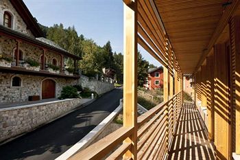 Imagen de los exteriores del Hotel Jolly Resort. Foto 16