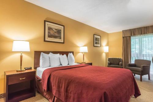 Imagen de la habitación del Hotel Jolly Roger Inn & Resort. Foto 6