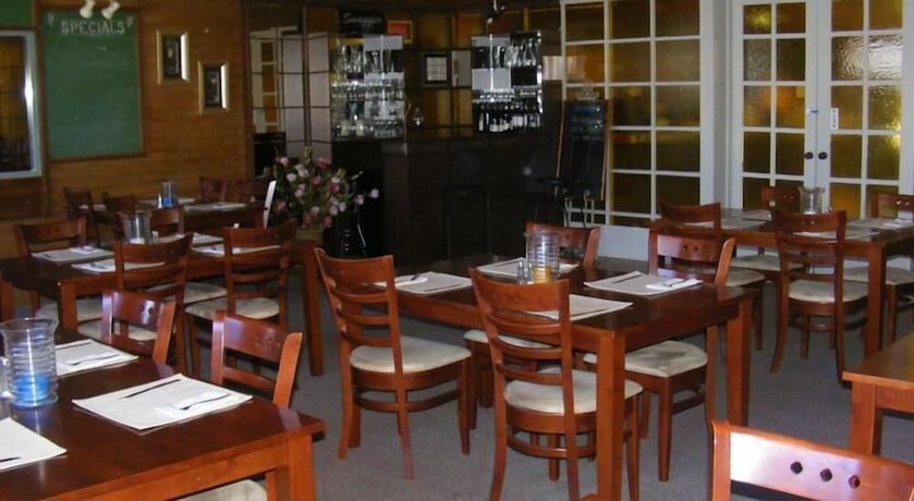 Imagen del bar/restaurante del Hotel Jolly Swagman Motor Inn Holbrook. Foto 4