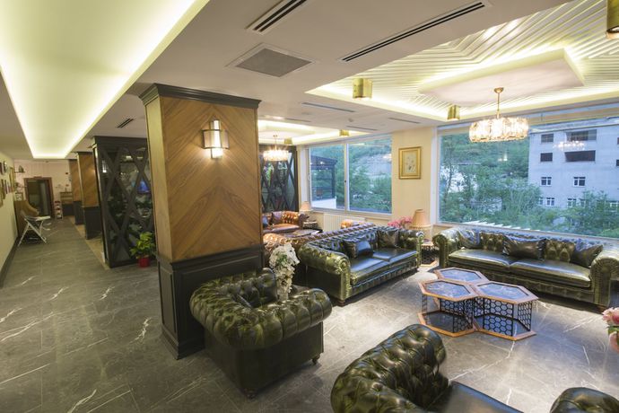 Imagen del bar/restaurante del Hotel Jolnar Garden. Foto 2