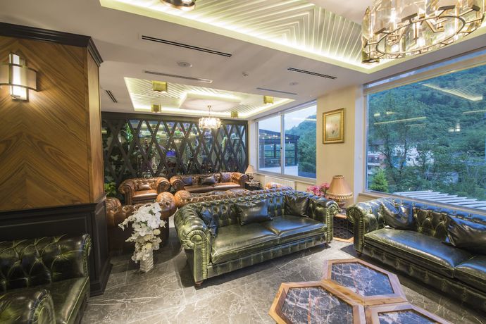 Imagen del bar/restaurante del Hotel Jolnar Garden. Foto 4