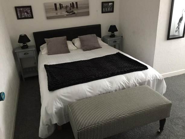 Imagen de la habitación del Hotel Joly. Foto 9