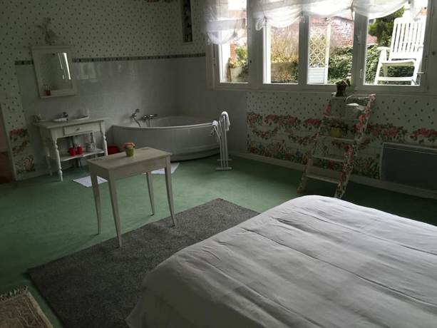 Imagen de la habitación del Hotel Joly. Foto 17