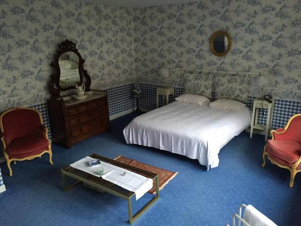 Imagen de la habitación del Hotel Joly. Foto 18