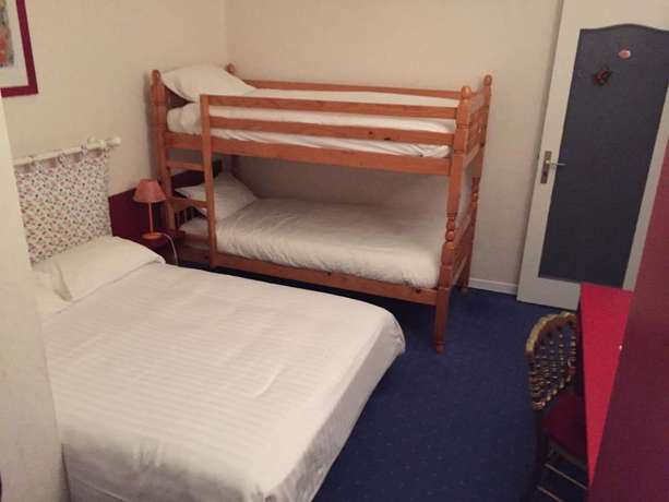 Imagen de la habitación del Hotel Joly. Foto 19