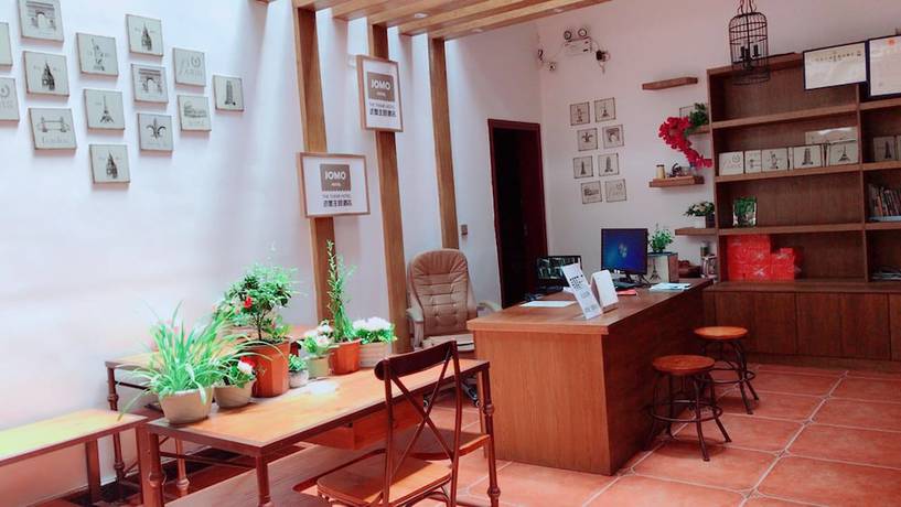 Imagen de los interiores del Hotel Jomo Fenghuang. Foto 17