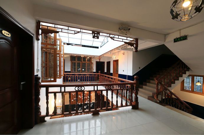 Imagen de los interiores del Hotel Jomo Fenghuang. Foto 18