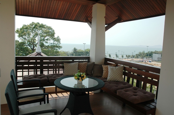 Imagen de los exteriores del Hotel Jomtien Beach Penthouses. Foto 12