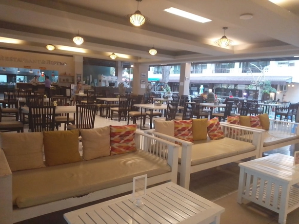 Imagen del bar/restaurante del Hotel Jomtien Good Luck Apartment. Foto 5