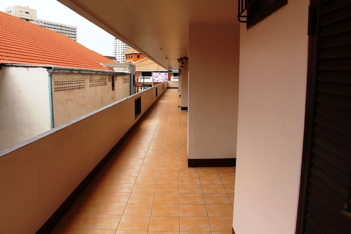Imagen de los interiores del Hotel Jomtien Good Luck Apartment. Foto 13