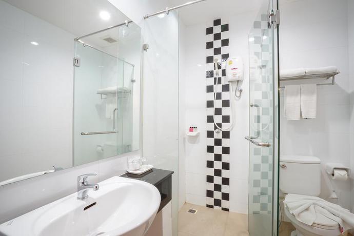 Imagen de la habitación del Hotel Jomtien Hisotel. Foto 12