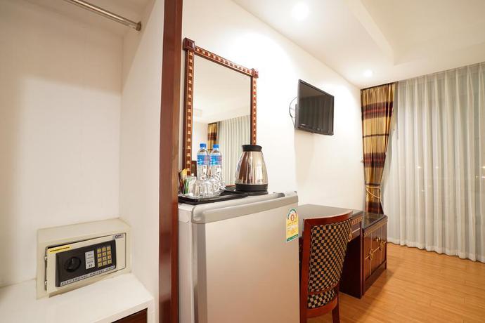 Imagen de la habitación del Hotel Jomtien Hisotel. Foto 13