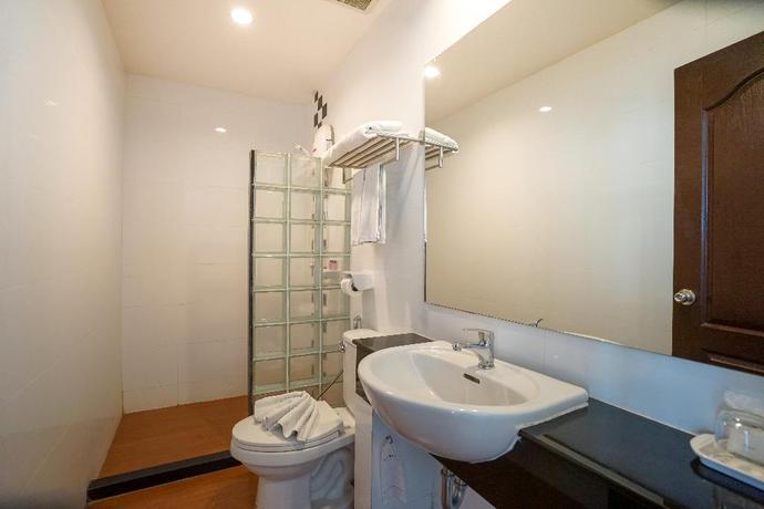 Imagen de la habitación del Hotel Jomtien Hisotel. Foto 17