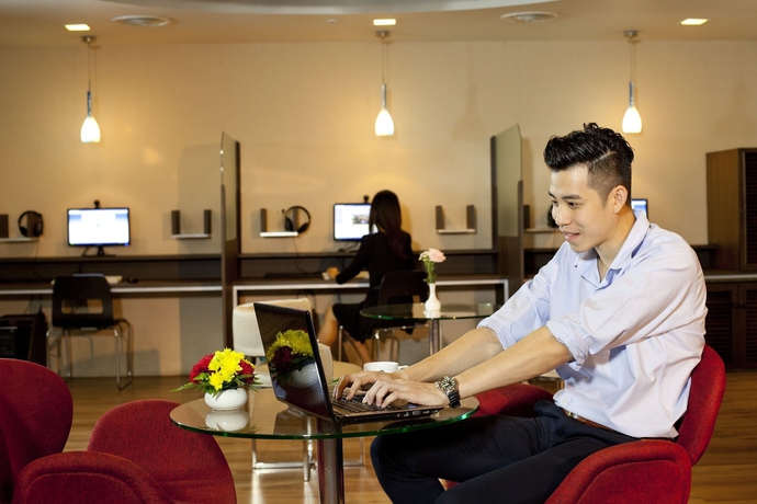 Imagen de los interiores del Hotel Jomtien Palm Beach and Resort. Foto 13