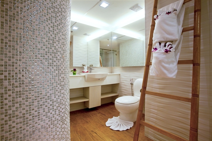 Imagen de la habitación del Hotel Jomtien Palm Beach and Resort. Foto 10