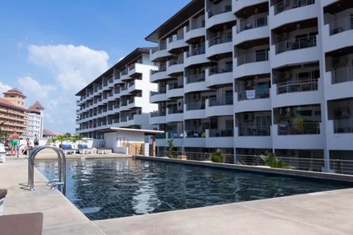 Imagen de la piscina del Hotel Jomtien Plaza Residence. Foto 11