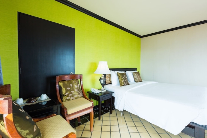 Imagen de la habitación del Hotel Jomtien Thani. Foto 5