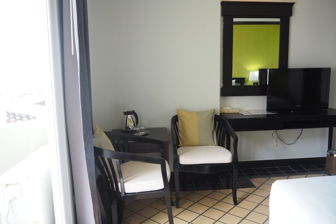 Imagen de la habitación del Hotel Jomtien Thani. Foto 8