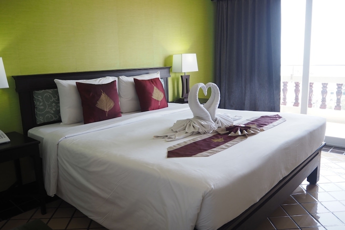 Imagen de la habitación del Hotel Jomtien Thani. Foto 9