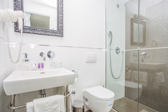 Imagen de la habitación del Hotel Jona, Podstrana. Foto 10